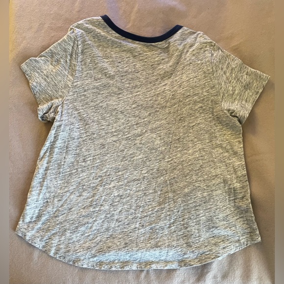 Old Navy Everywhere XL Gray T-shirt Blue Letters Stand Together gently used - Picture 6 of 6
